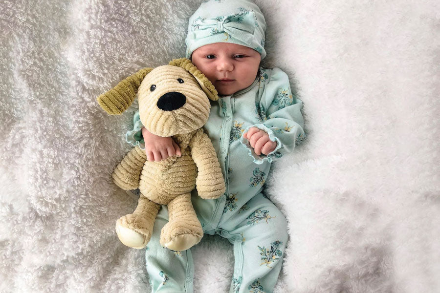 Best Newborn Baby Gift Ideas for Moms and Babies